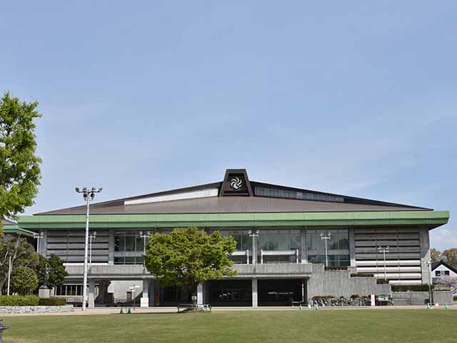 総合運動公園体育館屋根改修